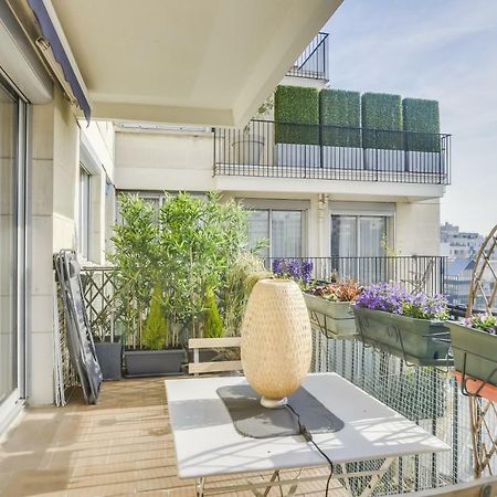 Charming Apartment With Terrace By Weekome Париж Екстериор снимка