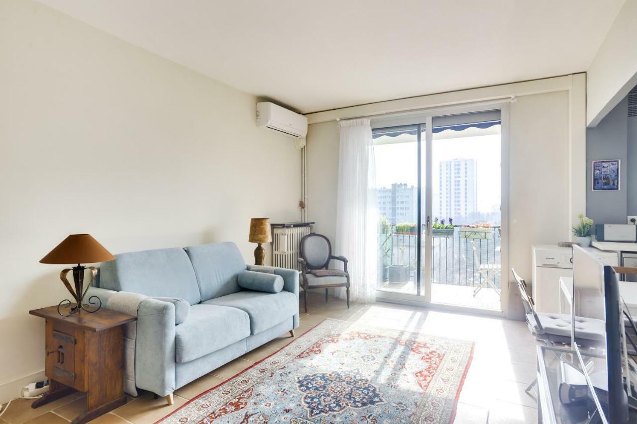 Charming Apartment With Terrace By Weekome Париж Екстериор снимка