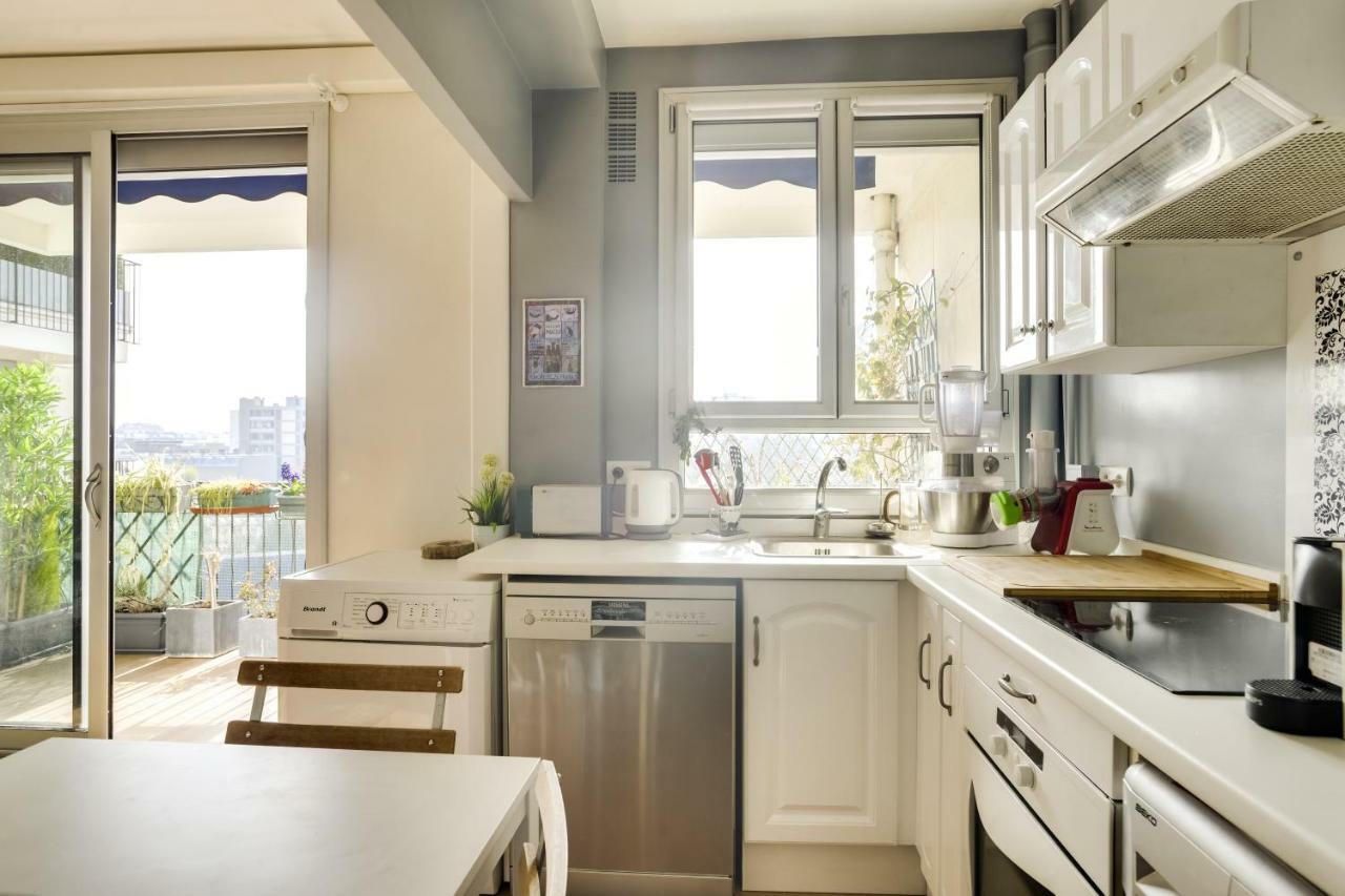 Charming Apartment With Terrace By Weekome Париж Екстериор снимка